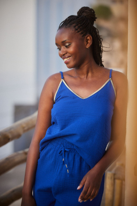 Tenue confortable femme sale