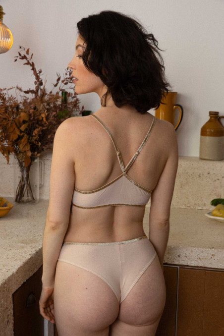 Inès Thong