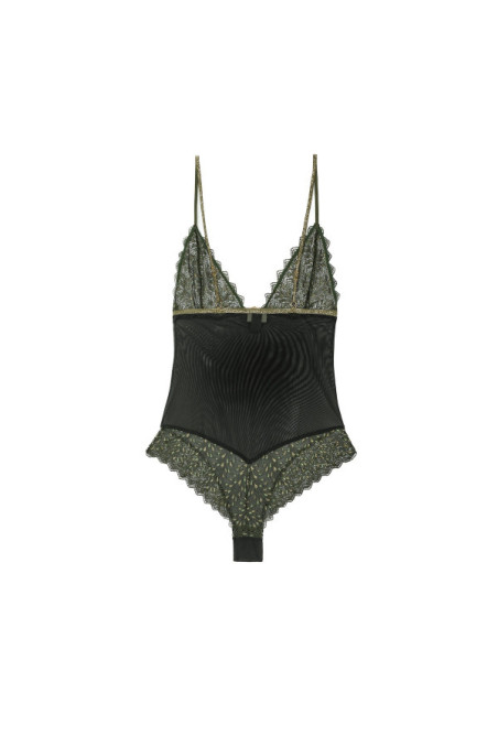 Camelia Body