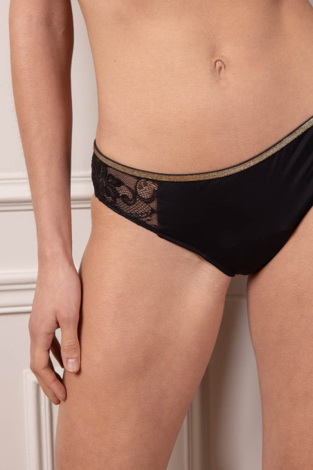 Eva Medium-Flow Period Shorty